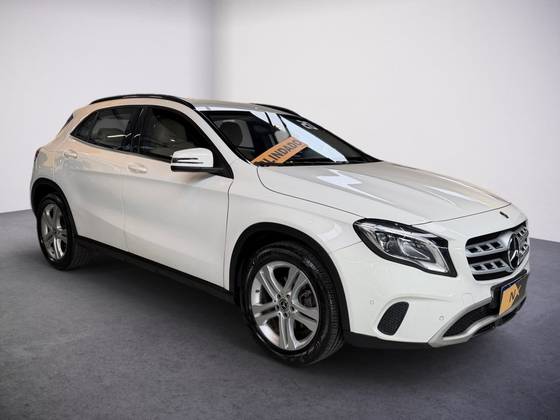 MERCEDES-BENZ GLA 200 1.6 CGI FLEX STYLE 7G-DCT MERCEDES-BENZ GLA 200 1.6 CGI FLEX STYLE 7G-DCT